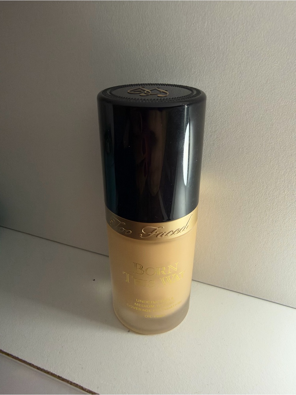 Too Faced Born This Way Foundation - Swan